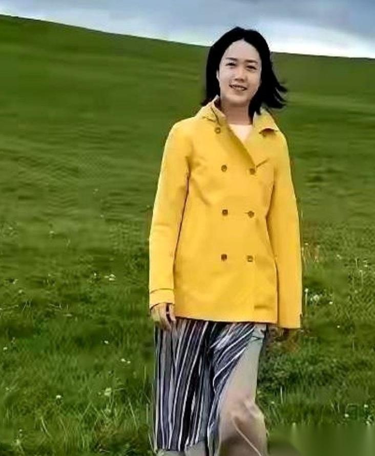 翁帆搬离清华园的消息传开时，网上不少人还在等着看一场遗产争夺大戏。

毕竟这段婚