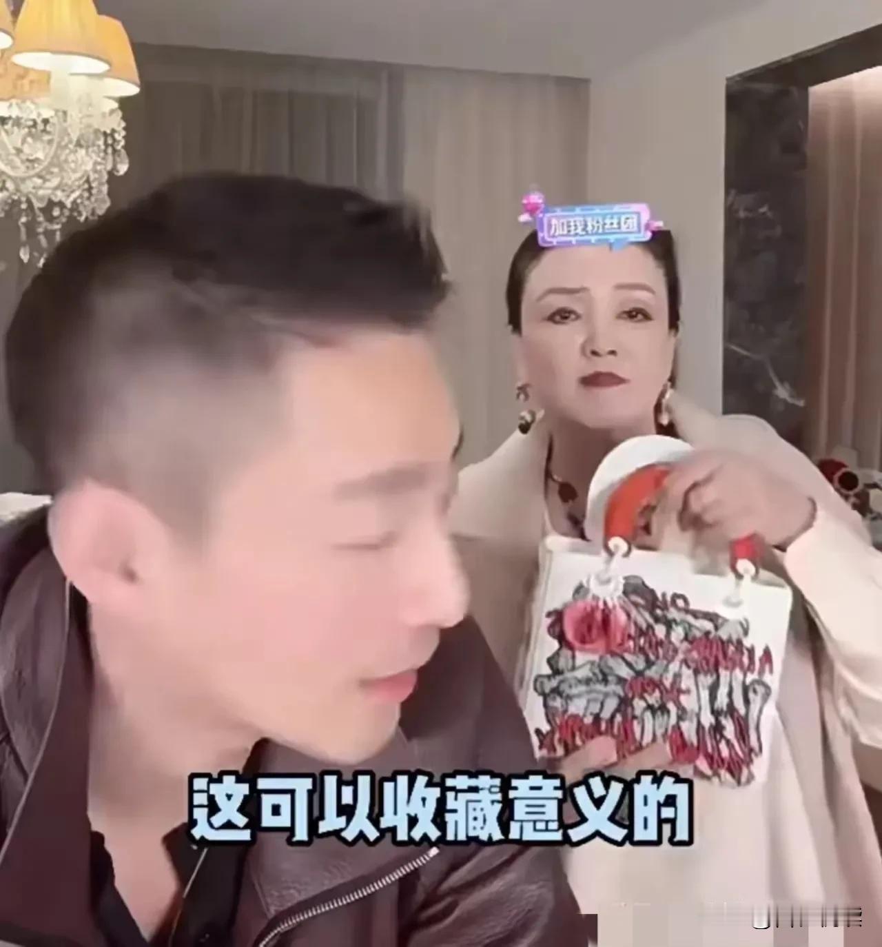 居家过日子
真的有必要这样么

你发现了吗
汪家的一家三口
现在在网上很客气
