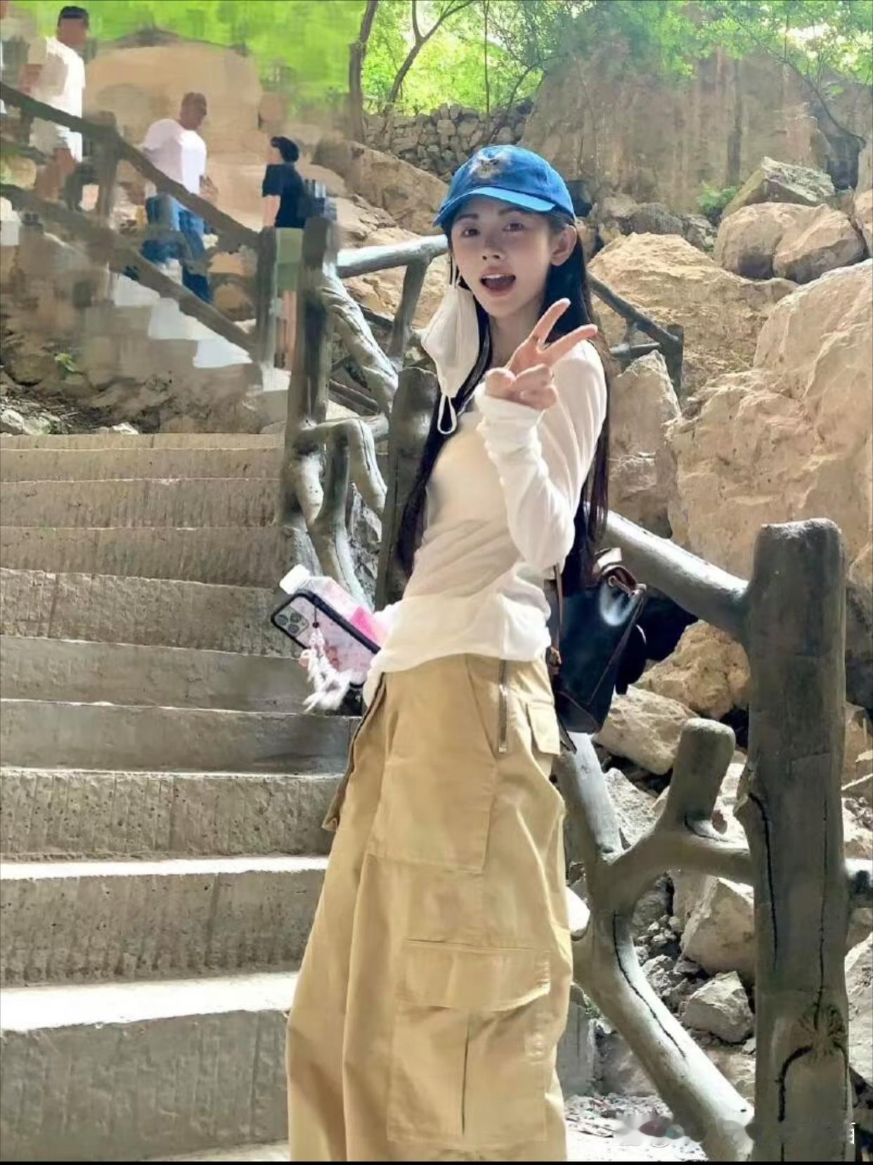 鞠婧祎留这么长的头发，不会压个子吗？ ​​​