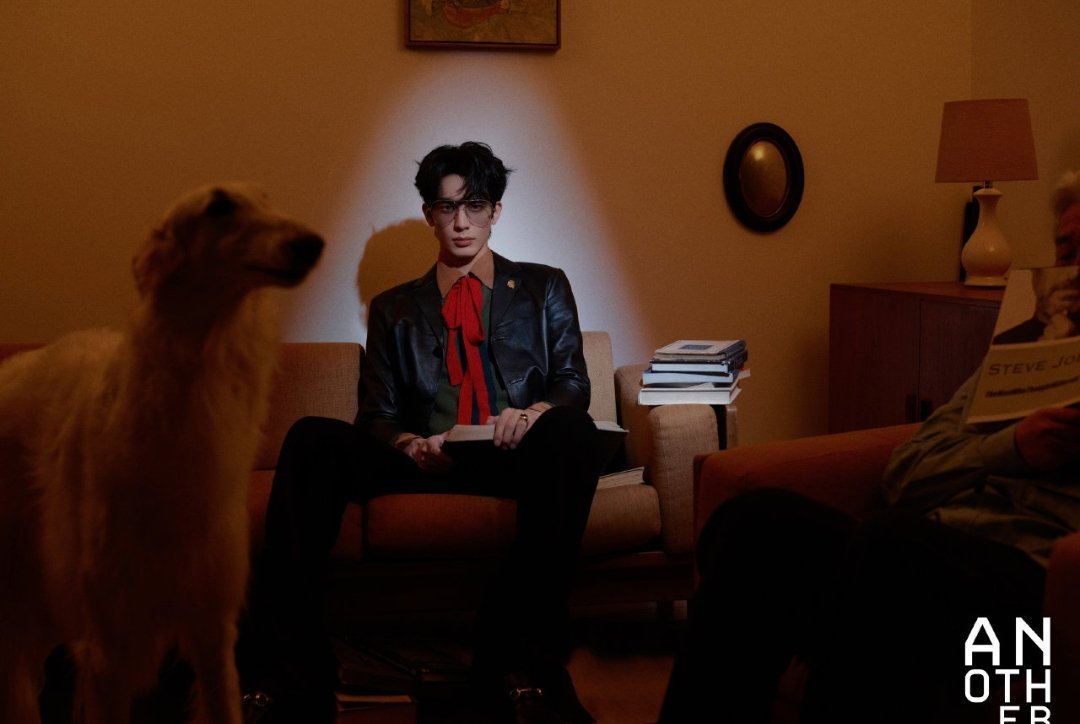 宋威龙赵今麦今天都有新杂志哇😯冰冷酷哥VS鬼马少女 好磕 