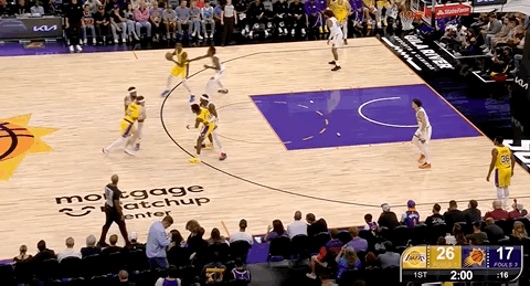 布朗尼得分了！今天第一分！湖人vs太阳 ​​​