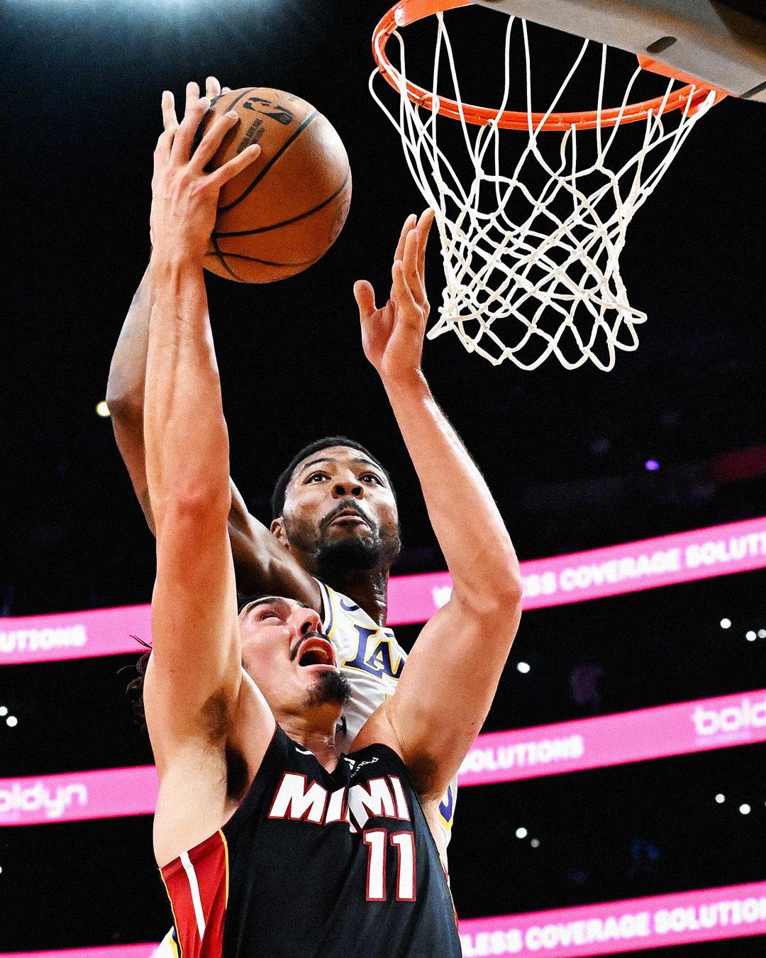 NBA官方晒马库斯-斯马特封盖照：斯马特跟你说此路不通