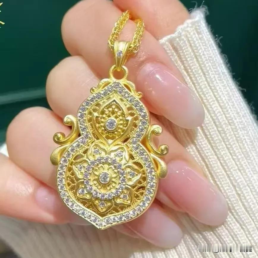女人应该嫁什么样的男人，
女人千万不要选择经济条件太差的男人，
如果一个男人连他