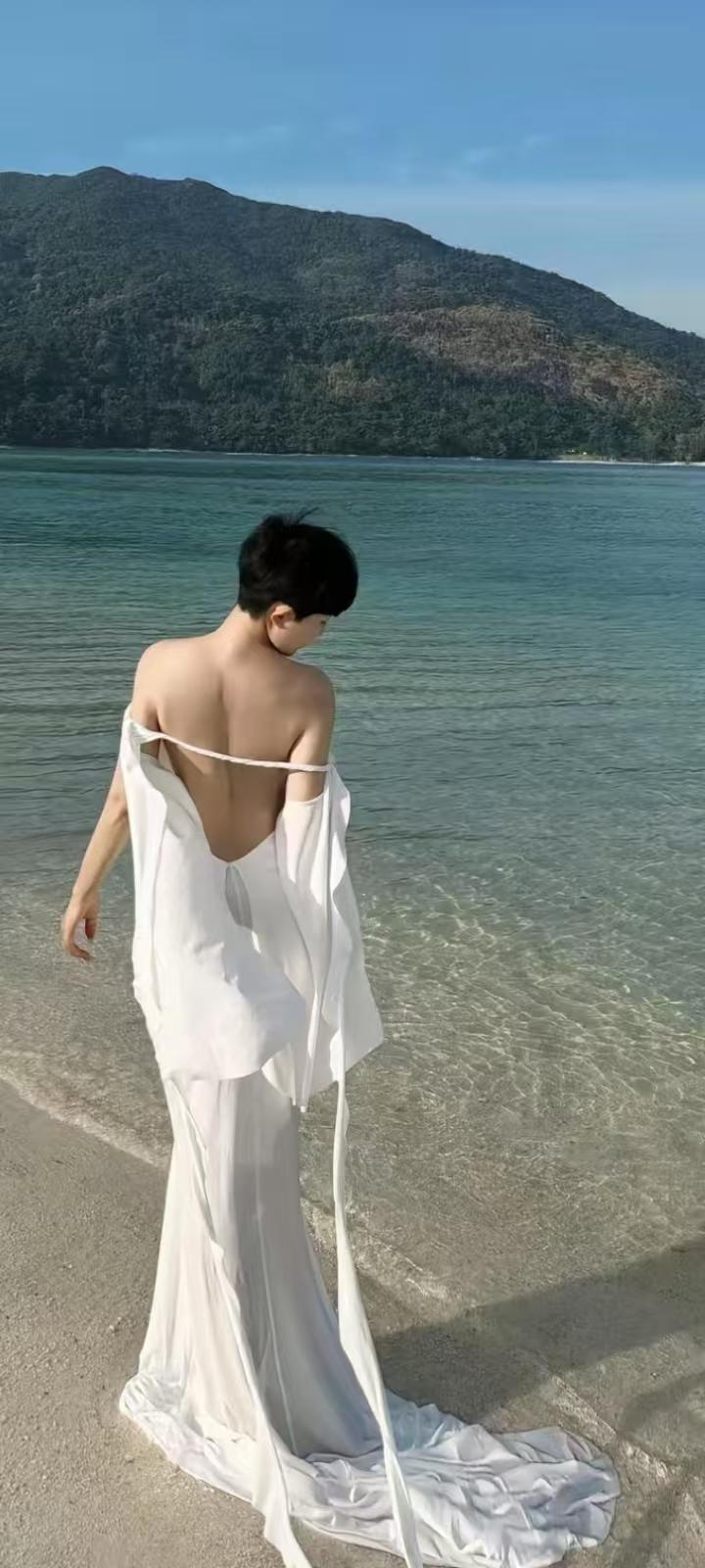 试对；

诗山寻妙句
琴海遇佳音

******

网图侵删