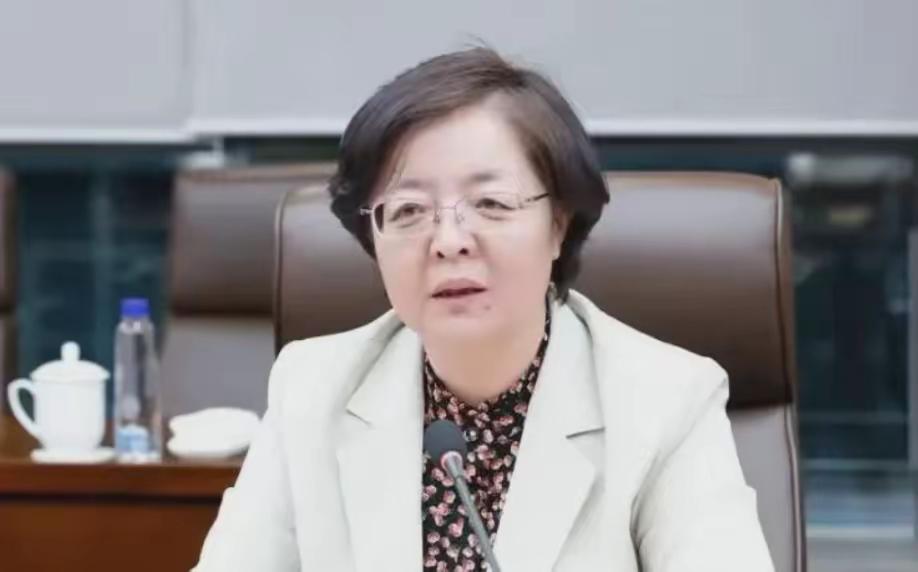 包钢集团董事长孟繁英的履程
​孟繁英，1970 年 9 月出生，工商管理硕士，正