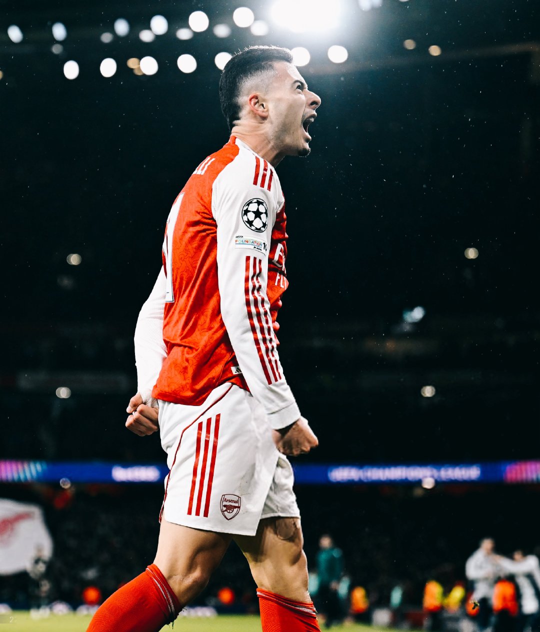 阿森纳vs拜仁慕尼黑 枪手壁纸换上！等周末切尔西的比赛！阿森纳 欧冠