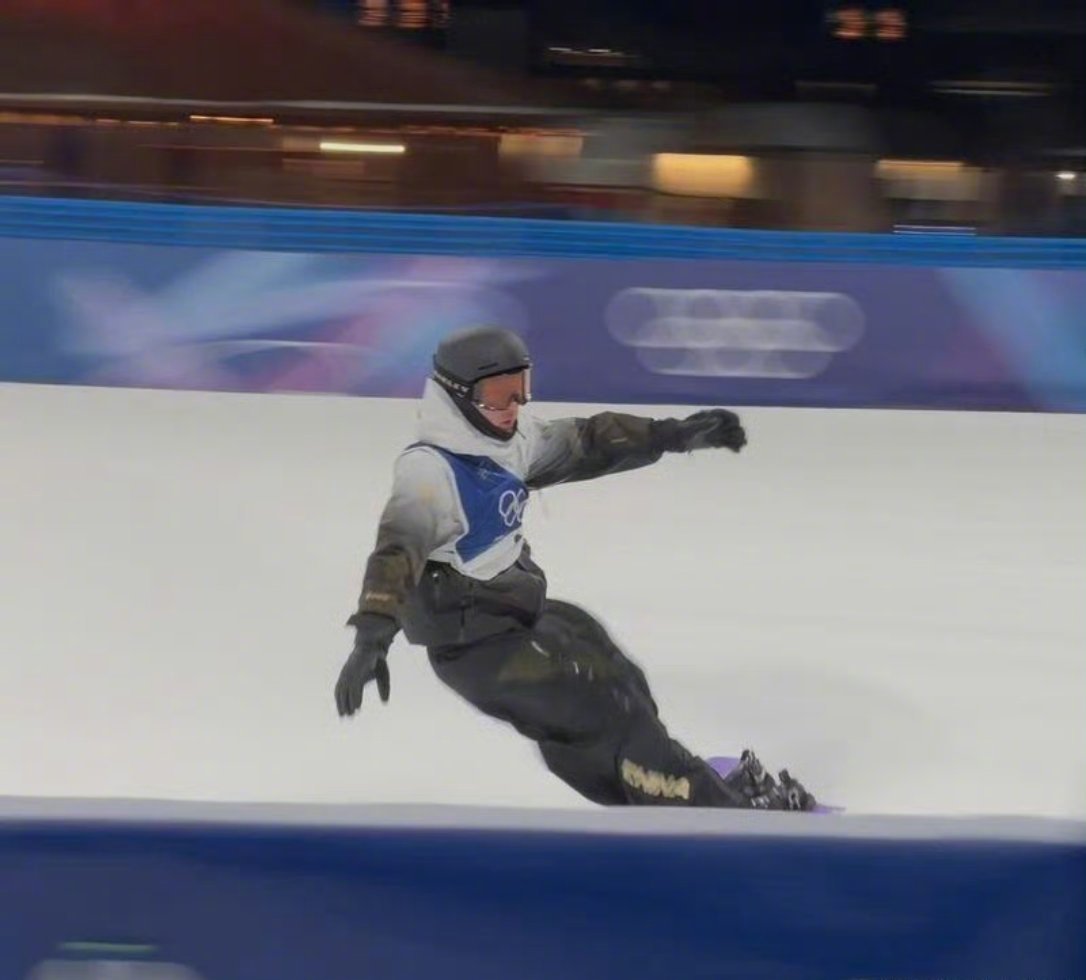 为苏翊鸣加油 透露：“因为时差的原因也是比较疲惫的，还是更多地去适应一下自己的动