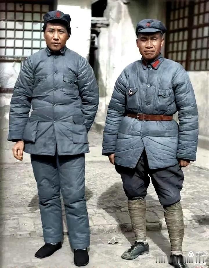 毛主席和朱老总在延安