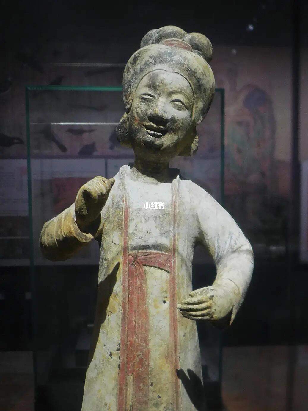 汉代舞蹈女陶俑，穿越千年的欢乐