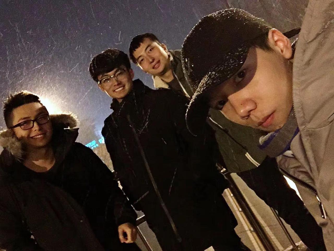 一转眼都7年了。听到这首歌第一时间就想到这张照片，那是2019年北京的下雪天，一