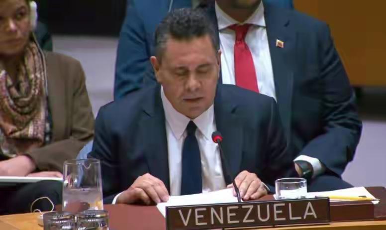 委内瑞拉代表：美试图在全球制造分裂 当地时间23日，委内瑞拉常驻联合国代表萨穆埃