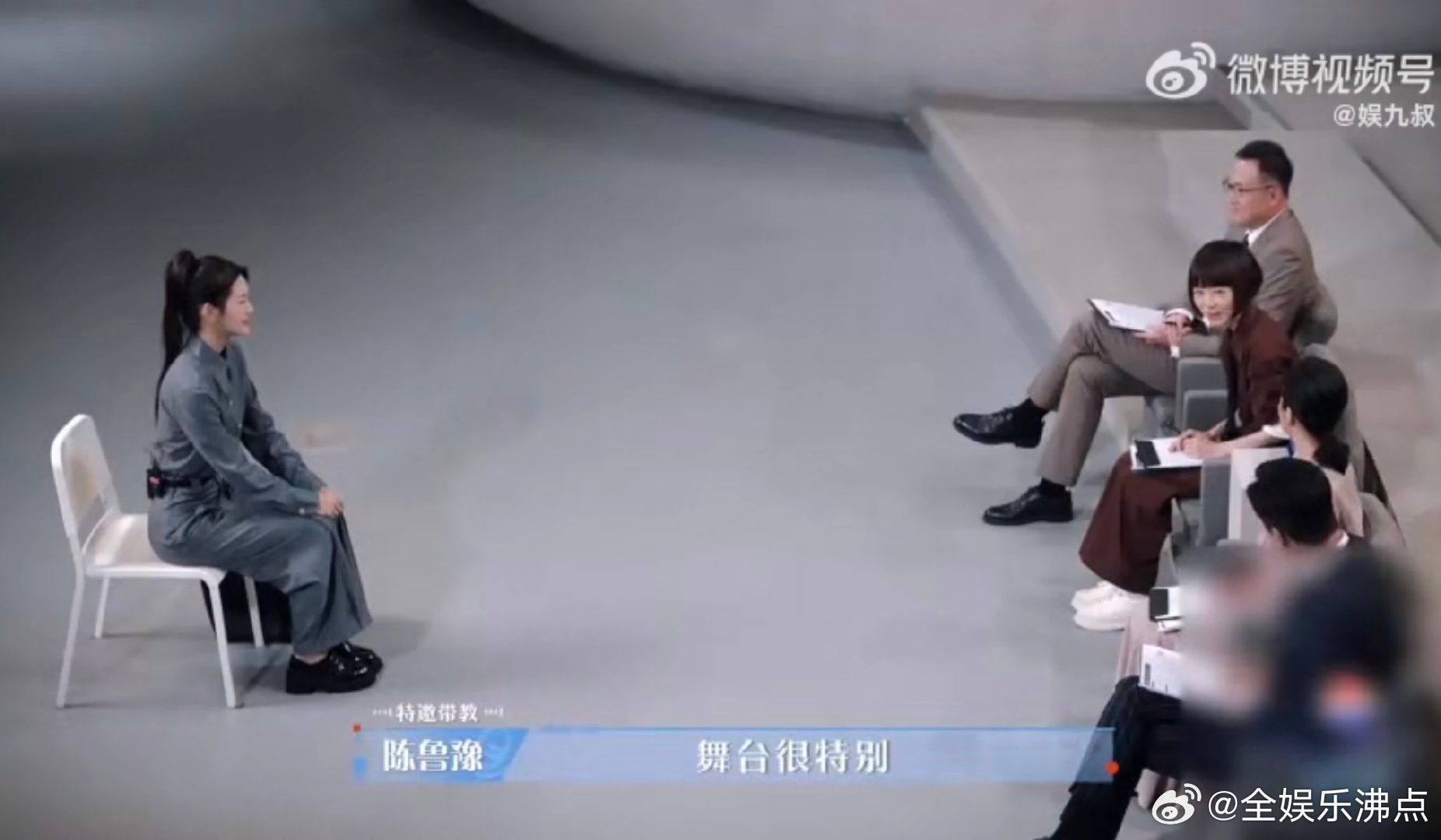 鲁豫从没上过中传的舞台令人心动的offer 鲁豫自爆没上过中传舞台，还分享新生经