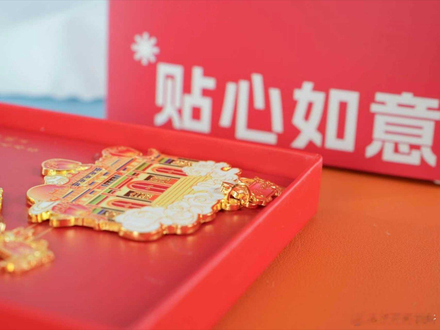 新年新气象，前行者全新的新年礼盒也到了，里面的礼品每一件都心意满满。键帽挂件真的