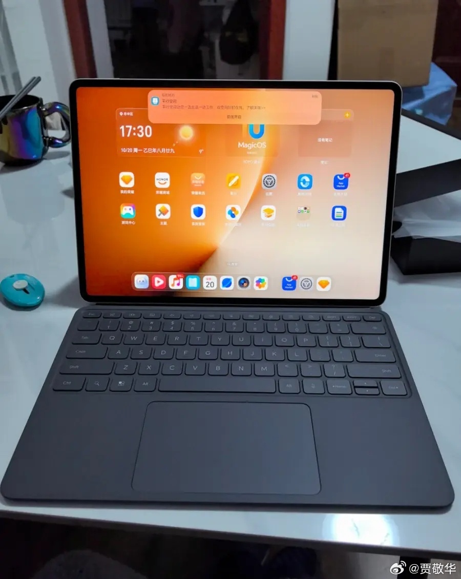 现在的学生太会了，昨天朋友家女儿买了iPhone17，然后又买了iPad Pro
