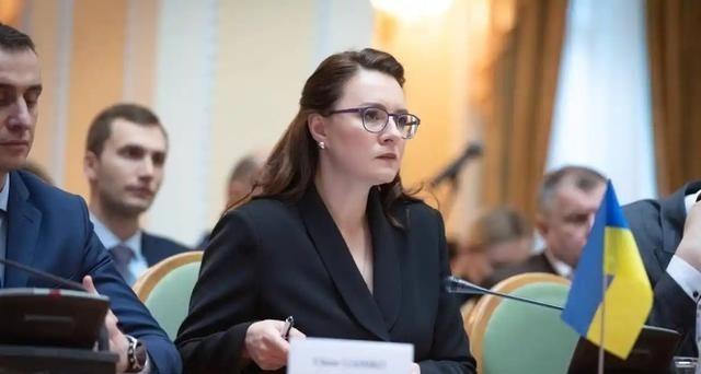 “被美国出卖后，乌克兰不再客气，向美国甩了一巴掌，好响亮的耳光！”当地时间202