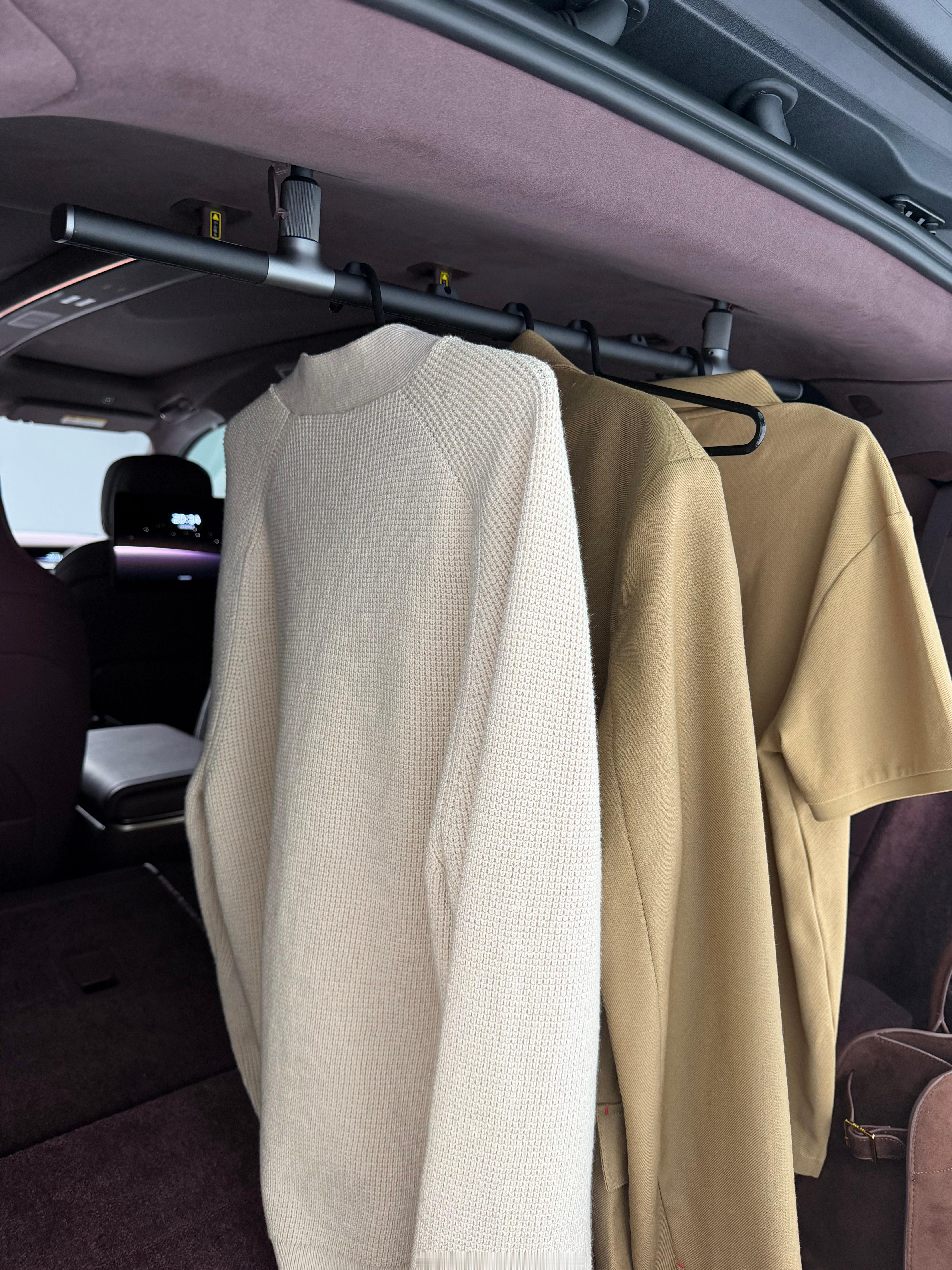 再也不用为换装发愁！蔚来ES9把专属衣帽间搬进后备箱，为主持人这类需要频繁换装的