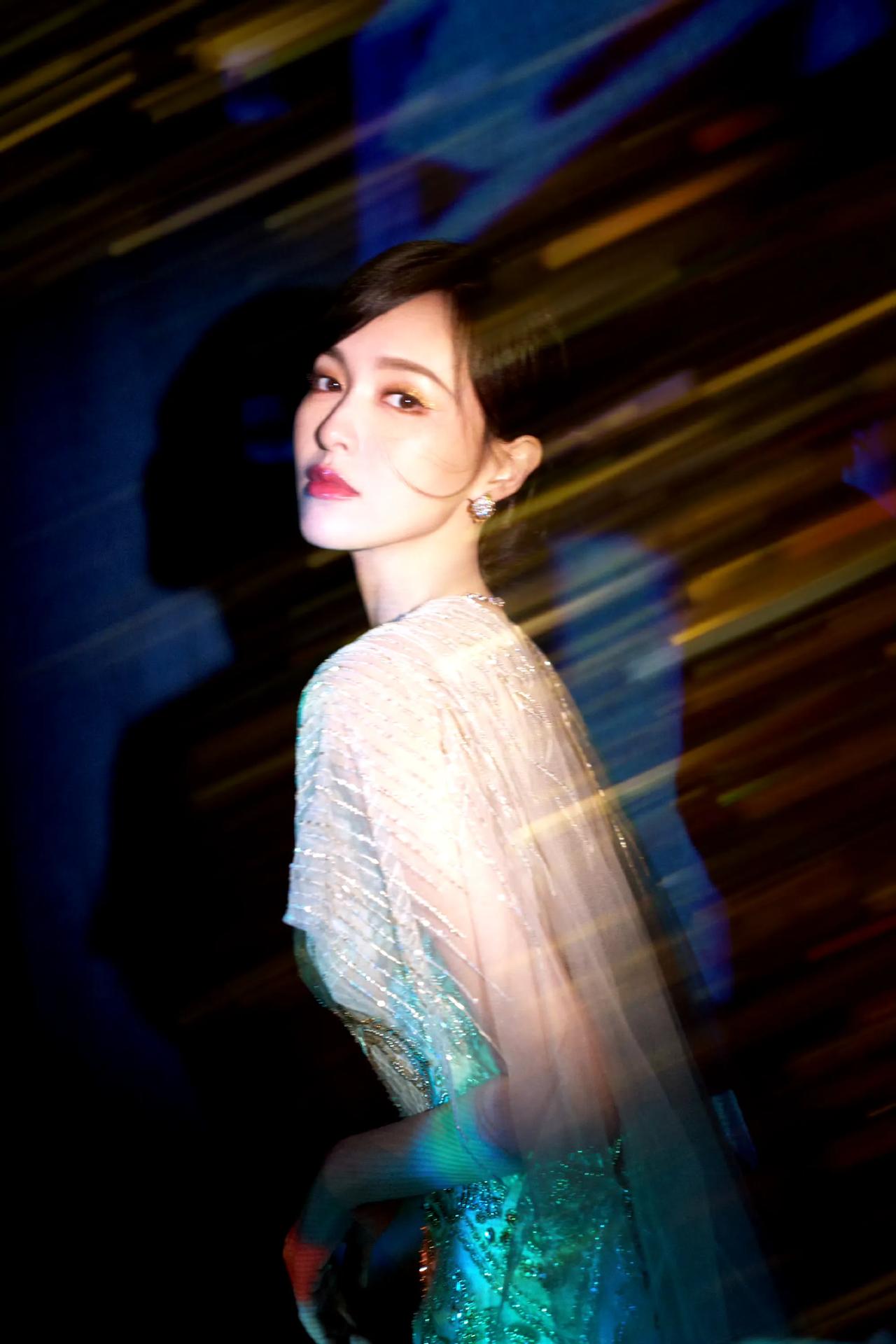 高贵优雅的美唐[心]
#说TA# #娱乐# #娱乐聚焦#