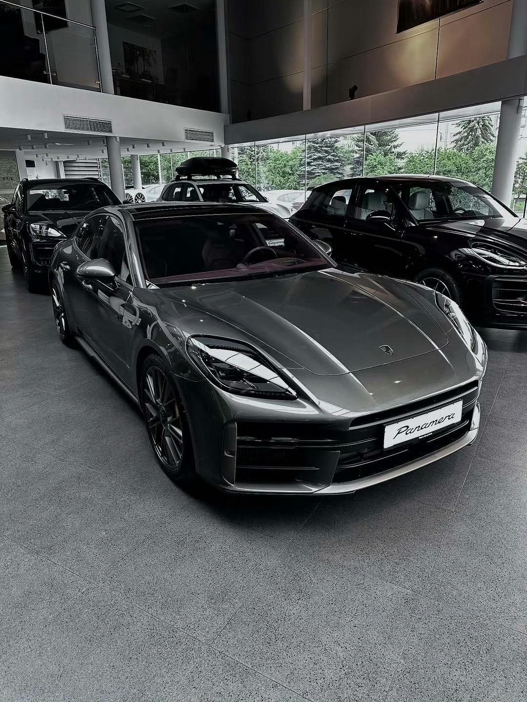 保时捷 Panamera Turbo E-Hybrid [色][色] ​​​