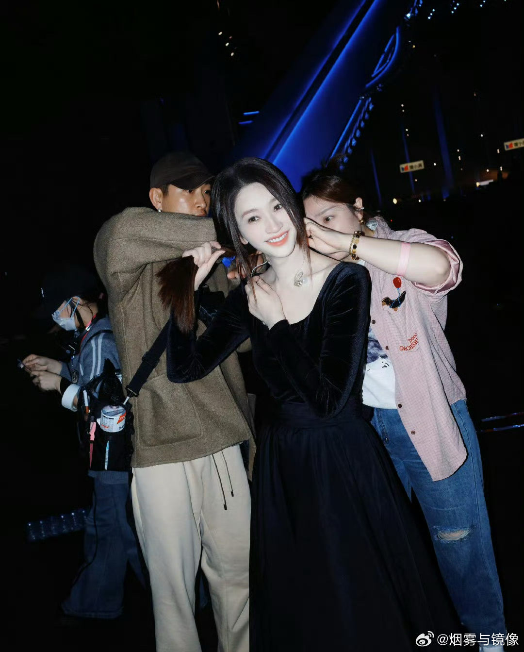 李小冉我P都不敢P这么白李小冉我P都不敢P这么白完全震撼，感觉跟周围都不在一个图