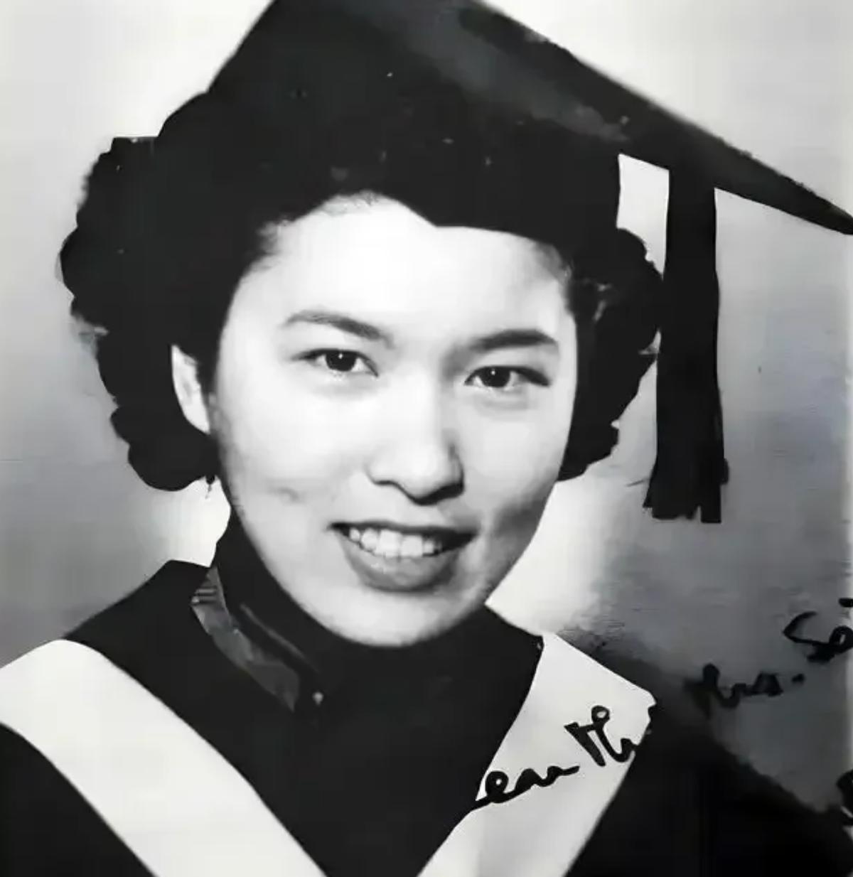 主席赞她天生丽质，周总理称无可替代，彭德怀叹人才难得，凭啥？

1970 年 3