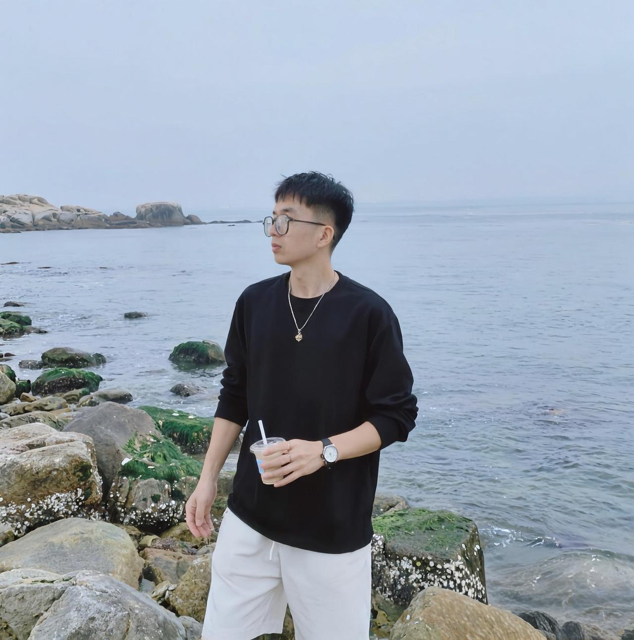 票房是观众用真金白银投的票，奖项是评委用专业标尺量的尺——《哪吒2》拿金鸡奖的争