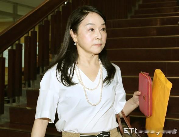 赖清德出访临时取消，周玉蔻批台“外交部”难辞其咎
赖清德出访斯威士兰前夕，非洲三