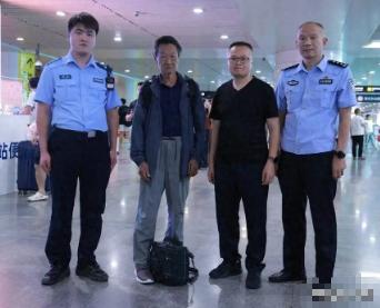 [太阳]8月18日报道，黑龙江哈尔滨，一男子被餐馆老板娘收留，后来餐馆倒闭，她对