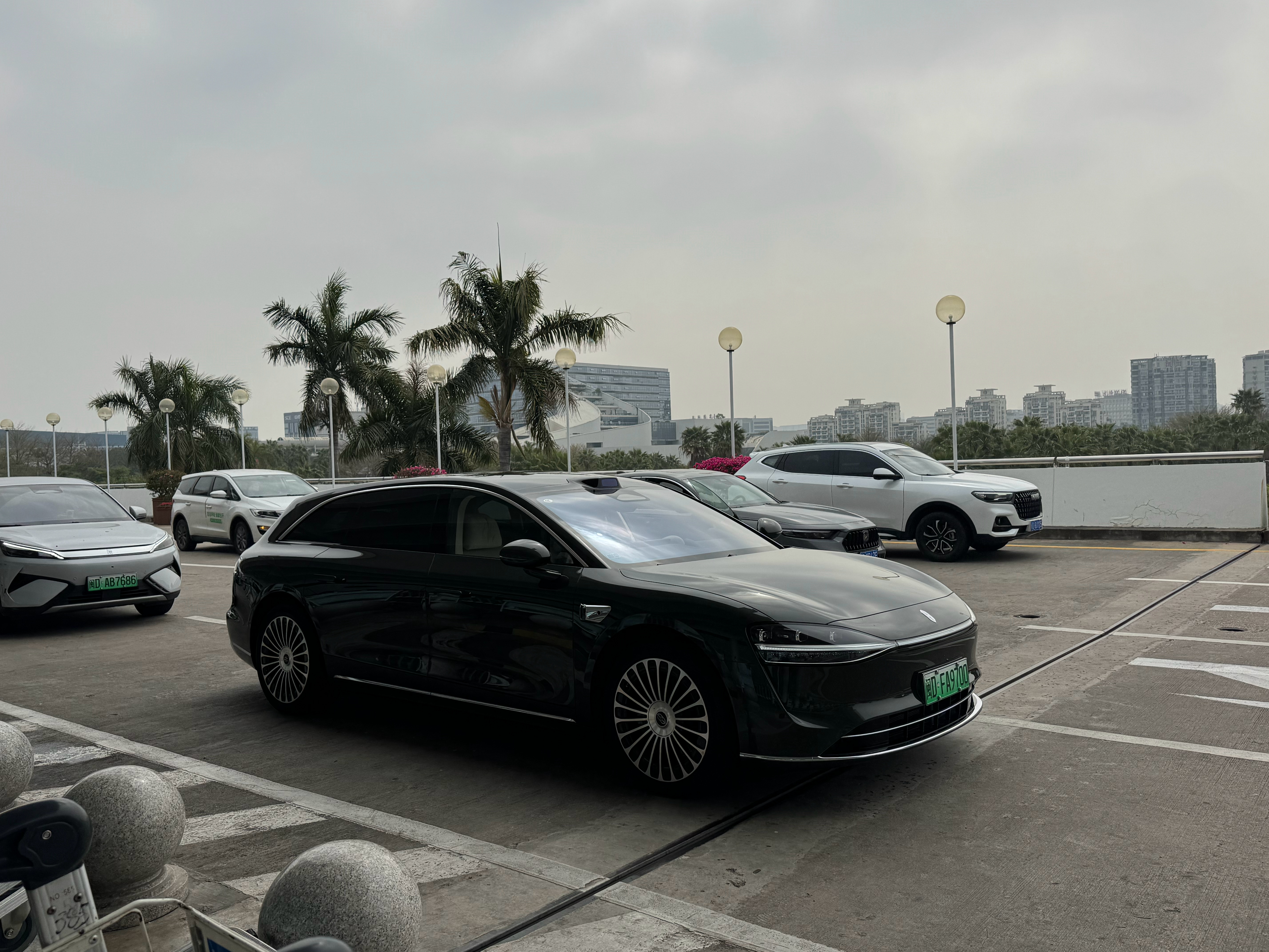 上次被网友们强烈谴责之后，小林今天主动送机了还是自己车坐着爽 厦门·厦门高崎国际