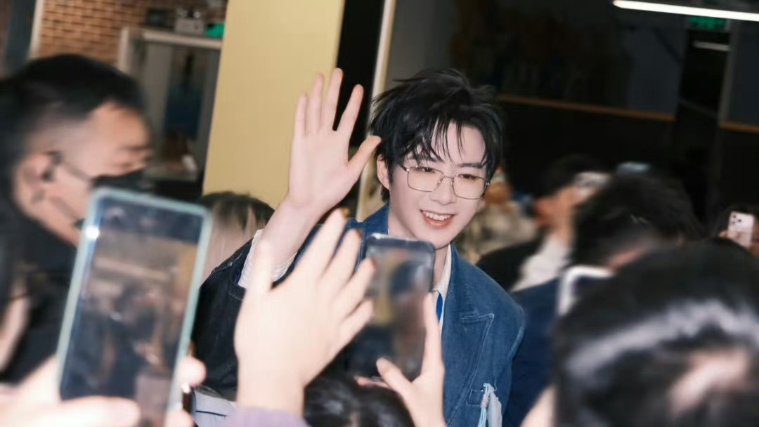 摩登兄弟我在摩登兄弟连续签到200天啦，百看不厌，久处亦欢~ 未来无数个100天