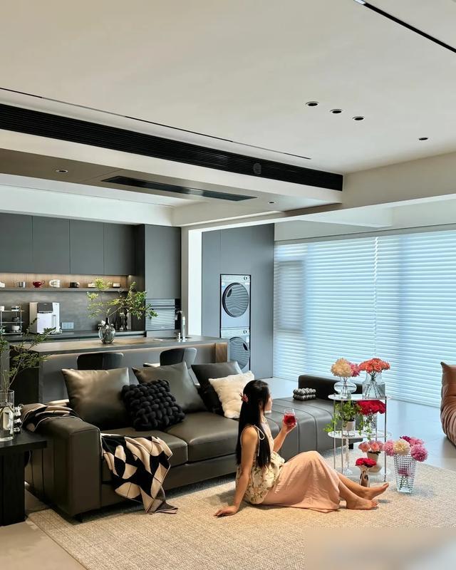 看完厦门这套149㎡装修我直接酸到原地跺脚！福建厦门一位美女刚装完第一套大平层，