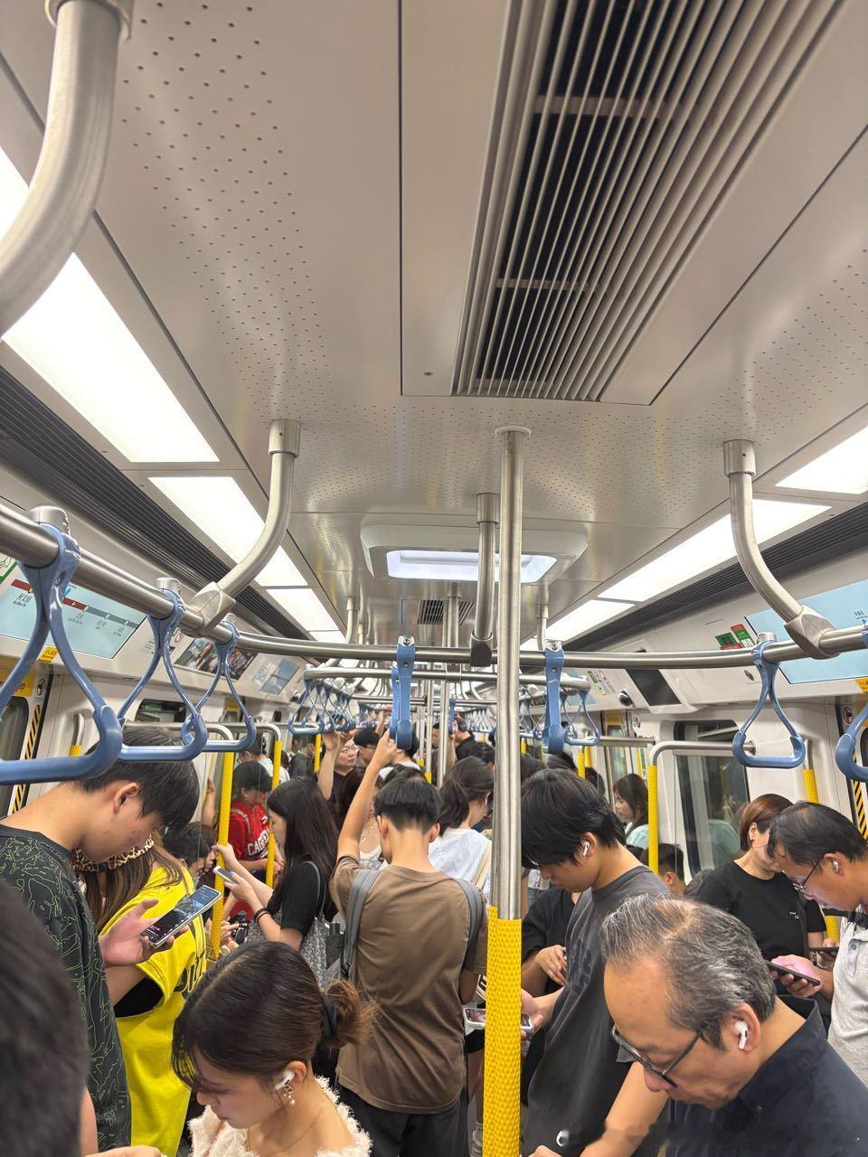 港铁MTR港铁网友：2026年9月6日（周日）20:36，香港MTR屯马线尖东站