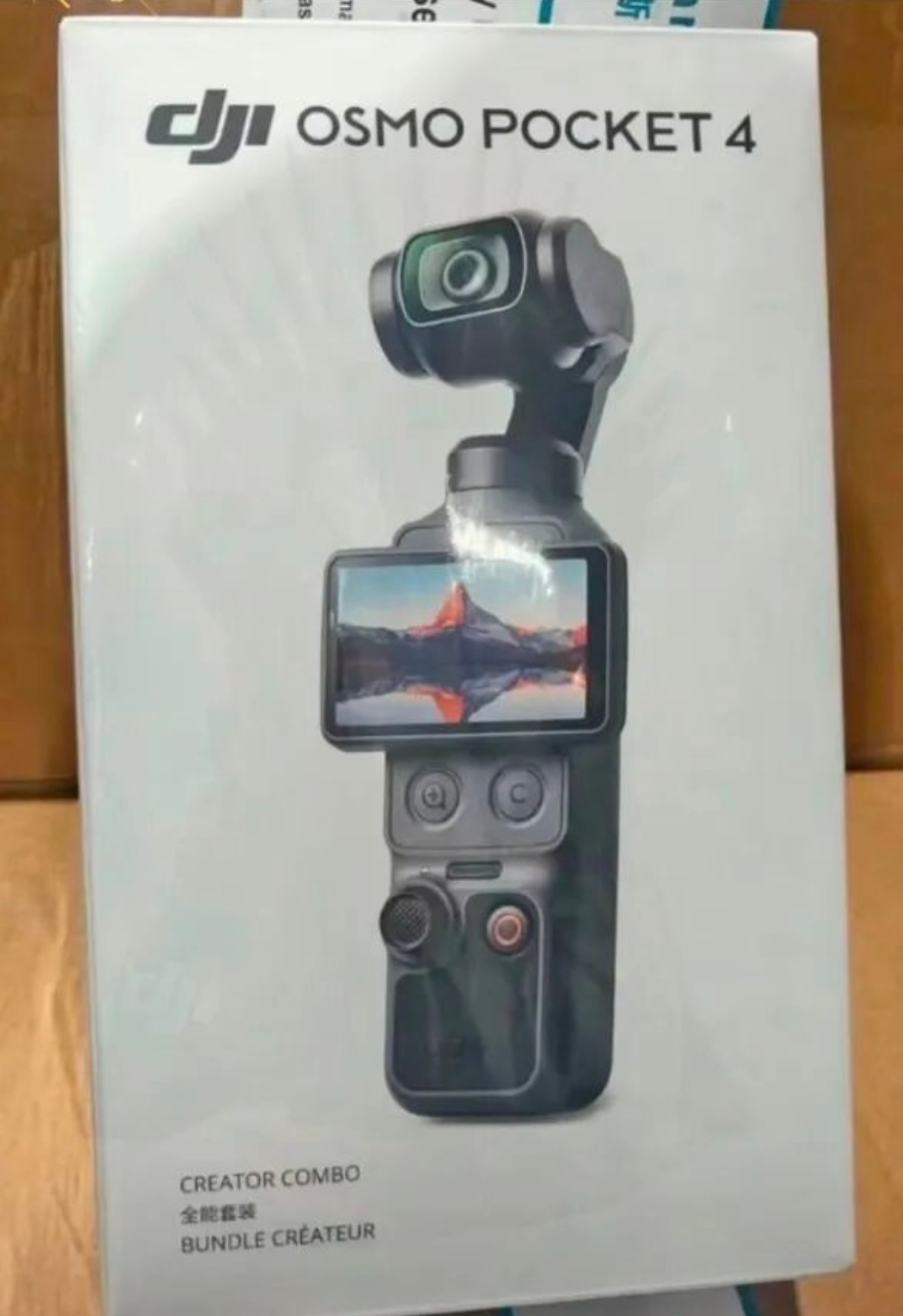 大疆 Pocket4 应该会有两个版本：标准版和Pro版。标准版很有可能就是在P