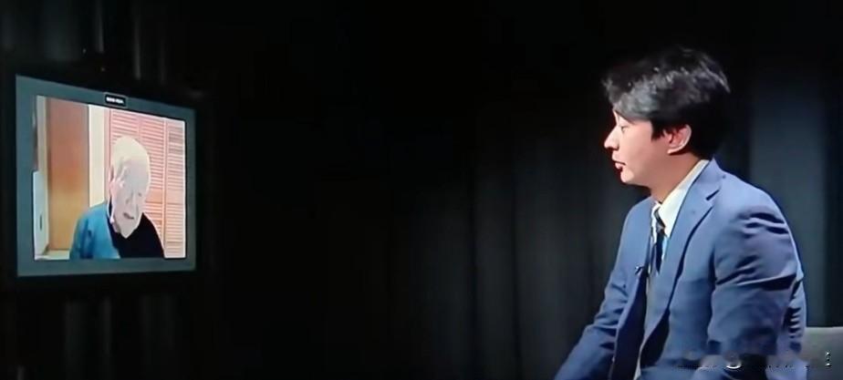 被誉为安倍经济学之父的耶鲁大学名誉教授滨田宏一在接受采访时表示:“安倍经济学开启