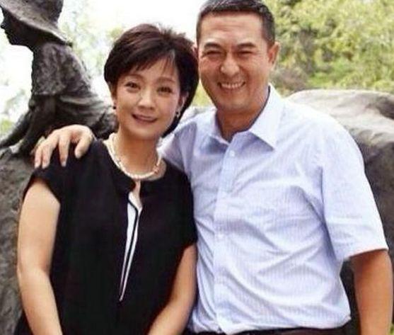 这位富婆一语戳破真相：我们渴望的从来不是那纸婚约，也不是枕边人的体温，而是那种“