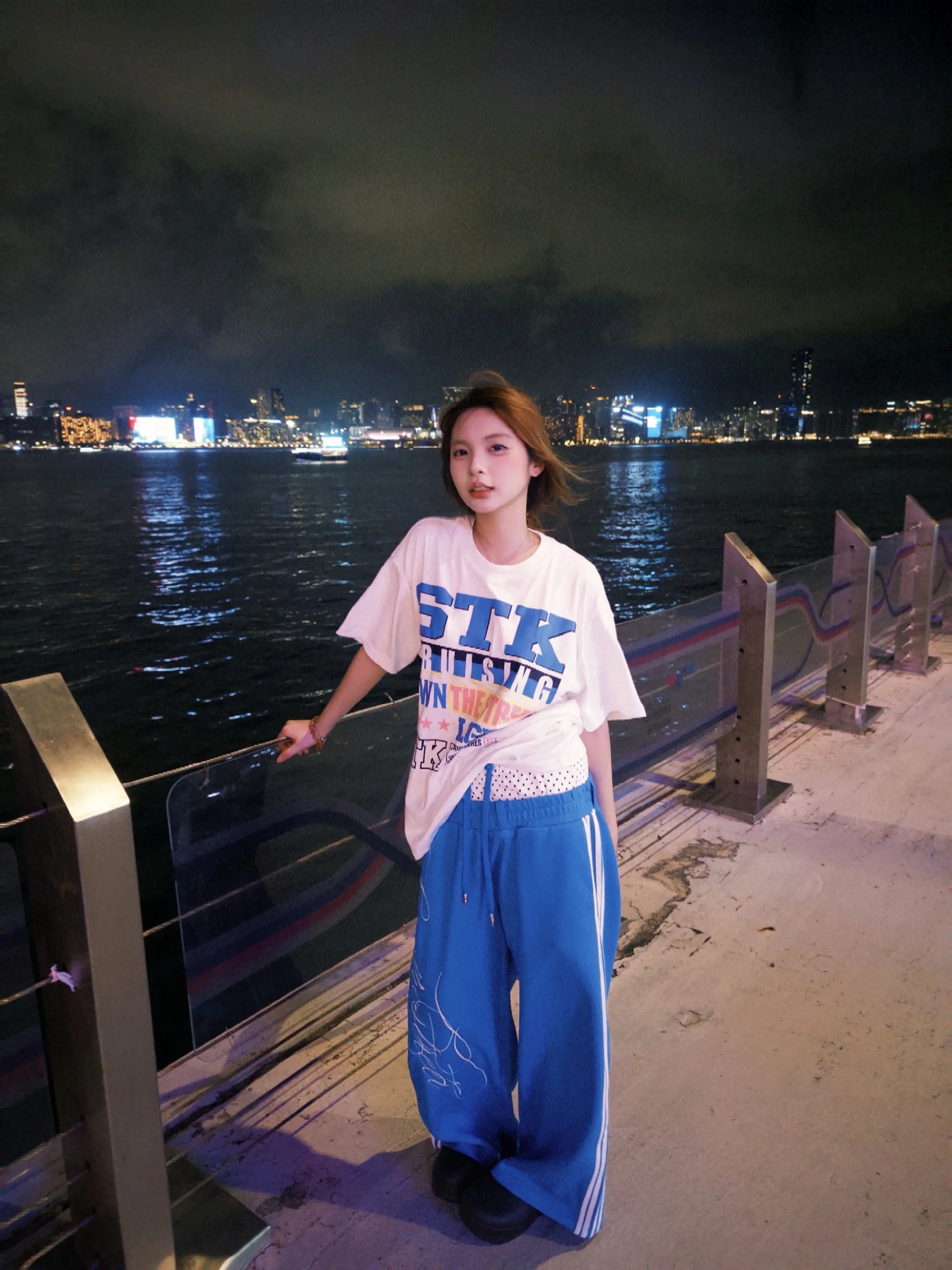 我曾经也好奇为什么分开时你连挽留都没有 现在我懂了 你早就想离开我了