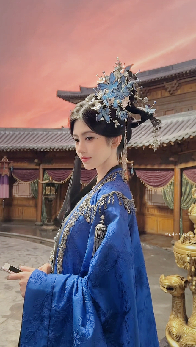 鞠婧祎﻿鞠婧祎苏绿夏 就这般望着你～ 