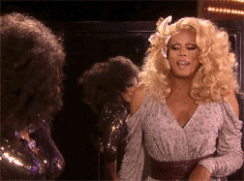 路人无权强行阻止他人公共场所吸烟 我大学四年吸了四年的二手烟，真的特别崩溃！刚进