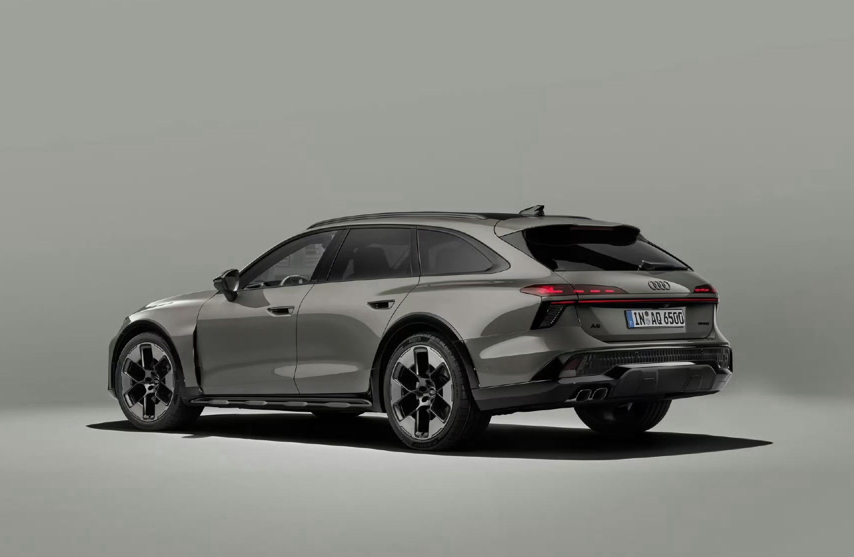 全新A6 Allroad，帅呀！ 