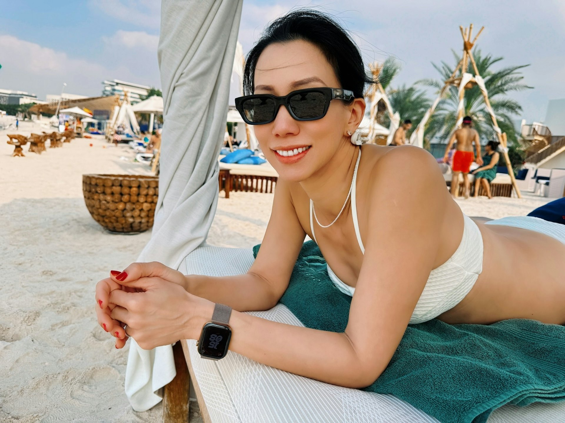 美以伊冲突令中东局势紧张，迪拜著名帆船酒店被无人机击中起火。近年定居迪拜，曾出演