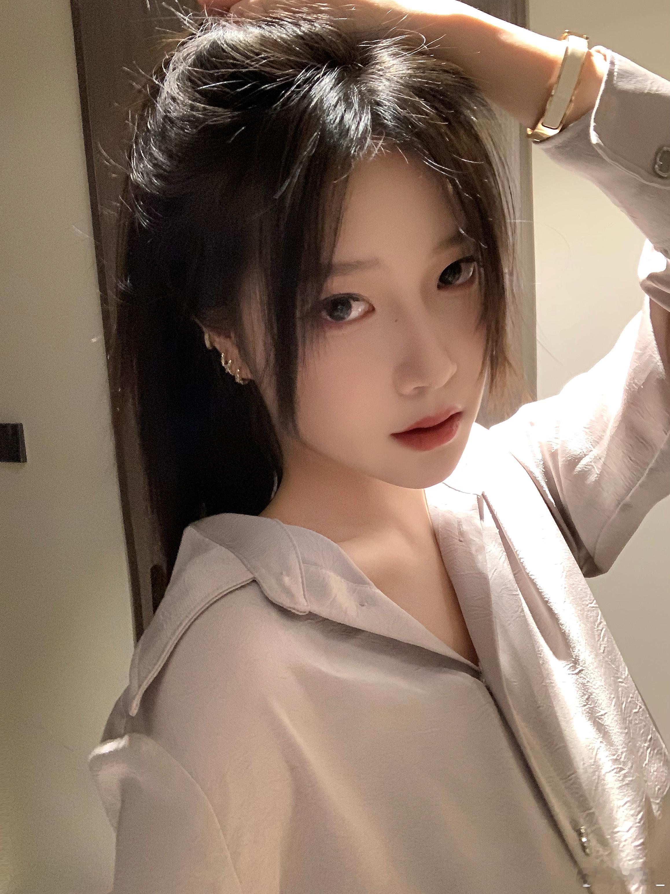 早上吃了牛肉芝士卷[抱一抱][抱一抱] ​​​