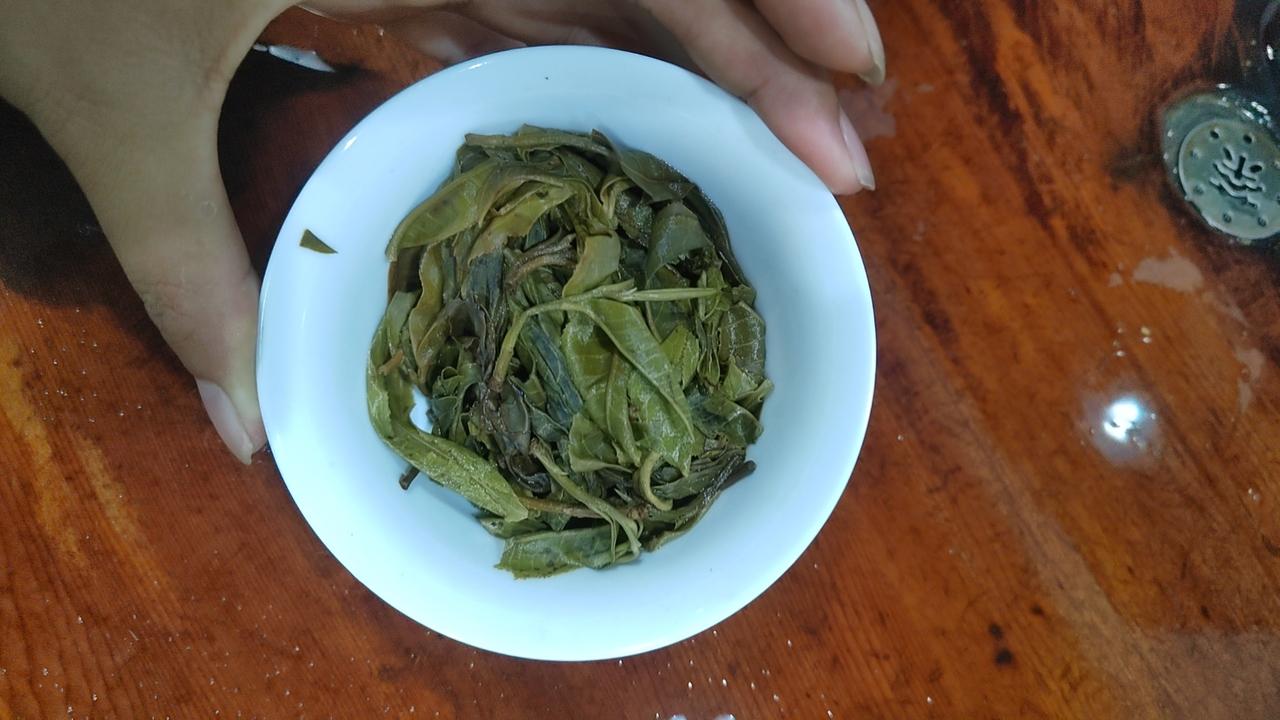 真的不得不承认，一分价钱一分货。600元的茶，口感永远胜过300元的；1000元