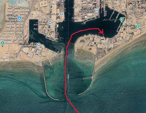 这是人类战争史上首次自杀无人艇精准打击潜艇战斗！美军3艘自爆无人机装满炸弹，杀入