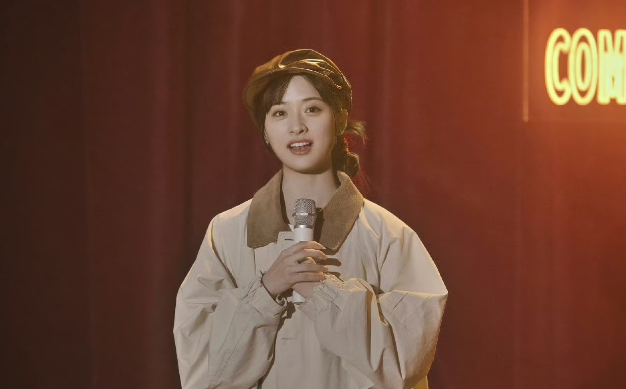 沈月逸个段子记者会 想问下沈月在剧里最心动的镜头是哪一个呢？[举手] 