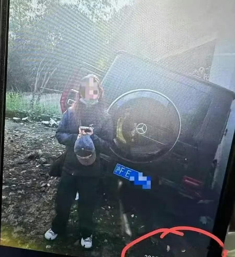 金晨在干嘛呢？

被爆肇事逃逸已经一天了，本人也偷摸上线，也看到了热搜，但是始终