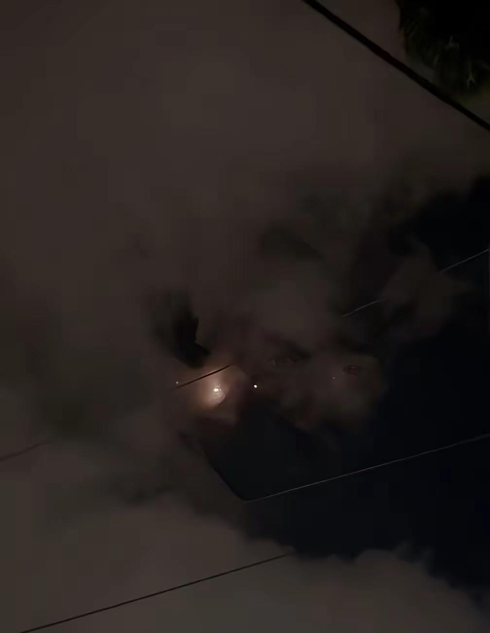 伊朗最新消息！
4月8日，加兹温省并不安静，一阵突如其来的防空警报划破夜空。据伊