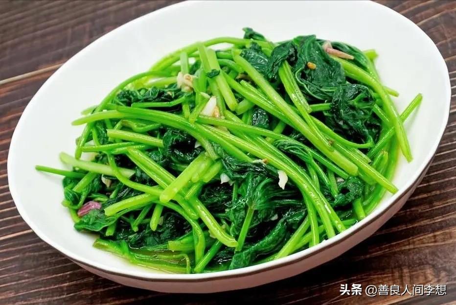 早上蒸，午饭拉，晚饭还是红薯茶，这是小时候红薯成熟后，一天到晚把红薯当主食的顺口