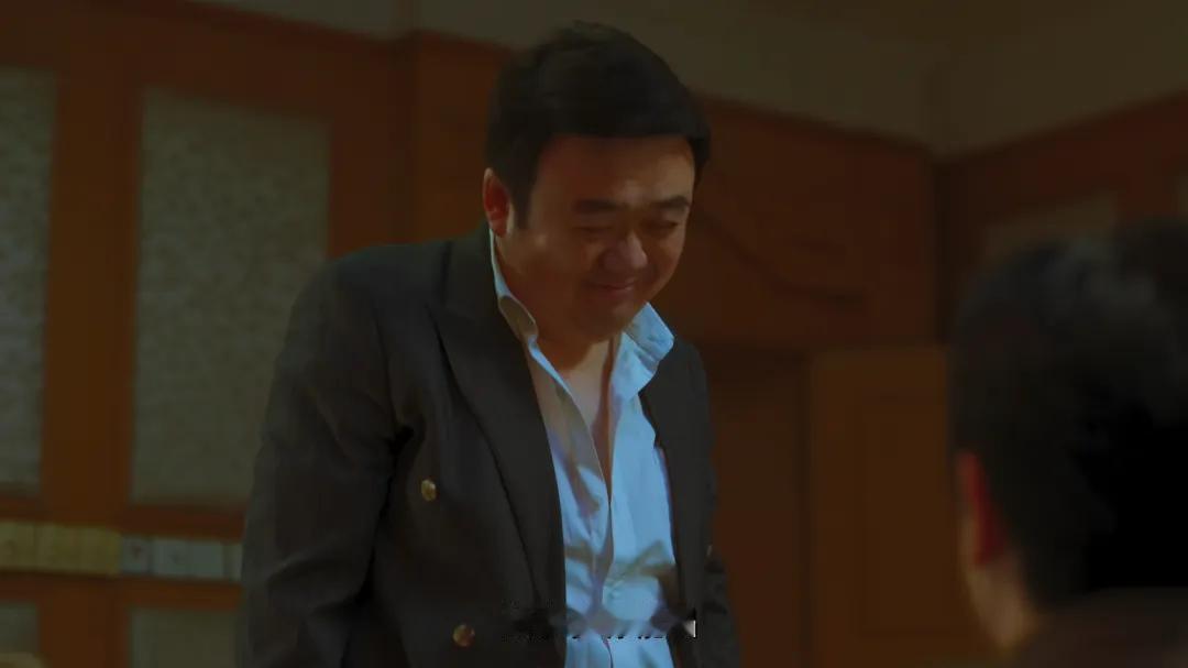 电视剧老舅播完了，有个情节真是一言难尽。
就是全剧里，老舅和他的兄弟有啥事儿，都