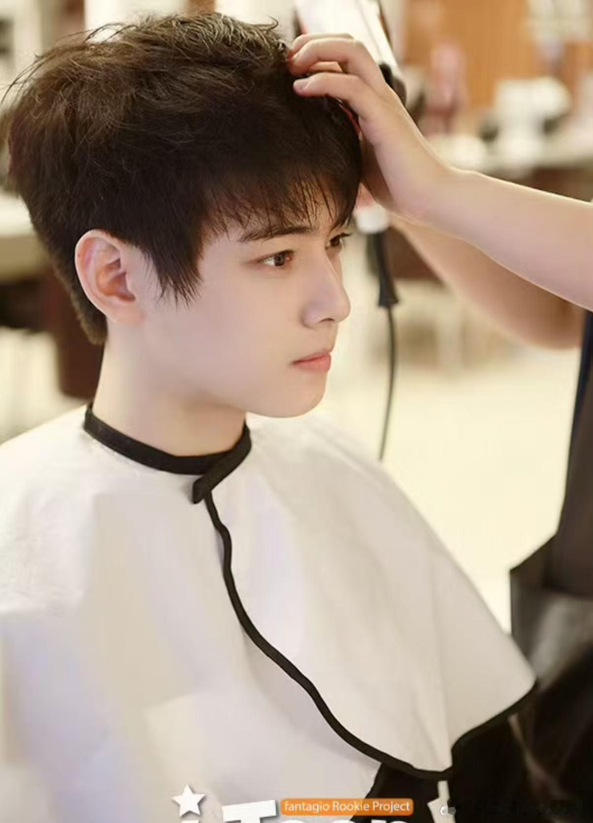 14&15年的车银优，未出道即美貌完成时~ 