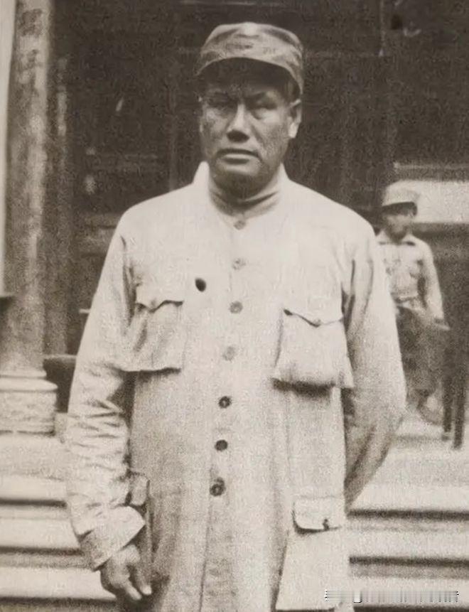 120师旅长名单公布后，不少人有意见，毛主席：谁反对都没有用。
 
1939年的