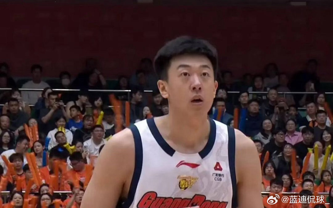 备受瞩目的CBA常规赛第35轮大战不断，近期关于广东男篮客场以86-99不敌山东